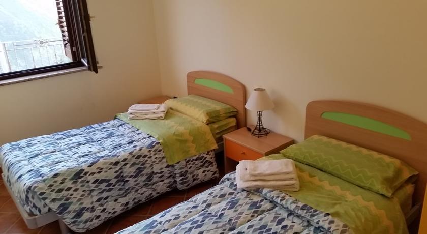 La Marinella Apartment Palmi Room photo